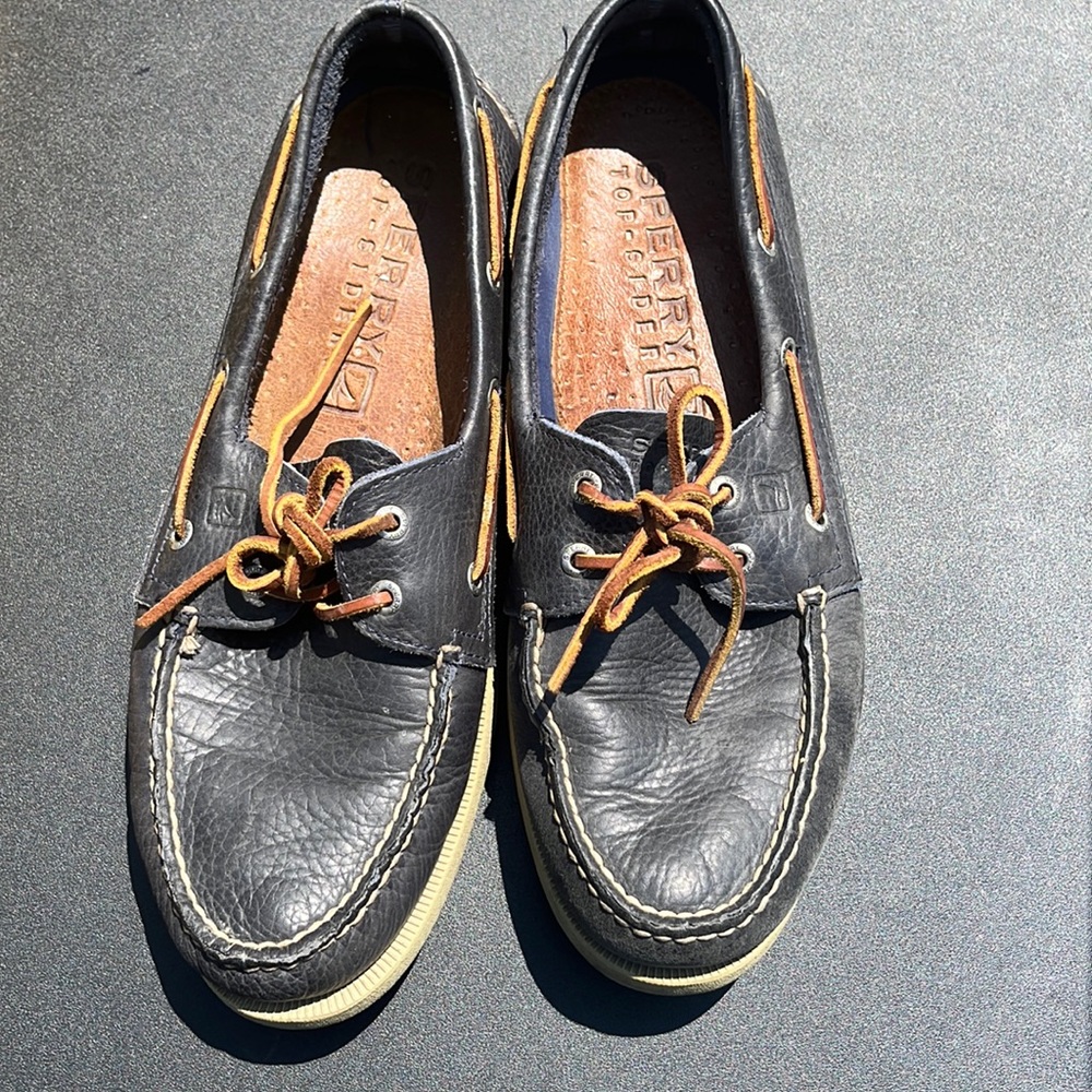 SPERRY | men’s boat shoe navy leather